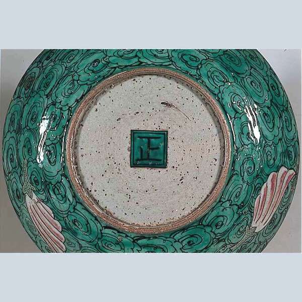 色絵金彩　青玉と唐獅子牡丹図❗️ 色絵金彩青玉と唐獅子牡丹図❗️