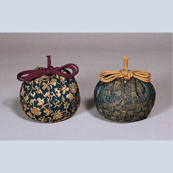 黒窯変釉茶入 仕覆 箱入 美品 912 黒窯変釉茶入 仕覆 箱入 美品 912 工芸品